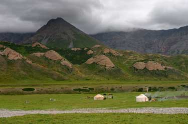 Kirgistan - Eselwandern zwischen Bergen, Seen und Schluchten