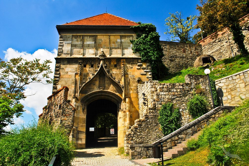 Donauflair: Passau - Wien - Esztergom - Budapest - Bratislava