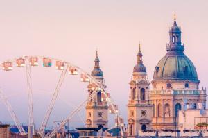 Donauimpressionen: Passau - Wien - Esztergom - Budapest - Bratislava - Dürnstein - Passau mit der MS Sofia Donauimpressionen: Passau - Wien - Esztergom - Budapest - Bratislava - Dürnstein - Passau mit der MS Sofia