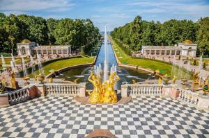 Russland -Tatjana: St.Petersburg - Mandrogi - Insel Kishi - Goritsy - Jaroslawl - Uglitsch - Moskau mit der MS Alexander Borodin Russland -Tatjana: St.Petersburg - Mandrogi - Insel Kishi - Goritsy - Jaroslawl - Uglitsch - Moskau mit der MS Alexander Borodin