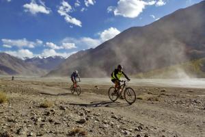 Tadschikistan - Pamir-Durchquerung mit dem Mountainbike Tadschikistan - Pamir-Durchquerung mit dem Mountainbike